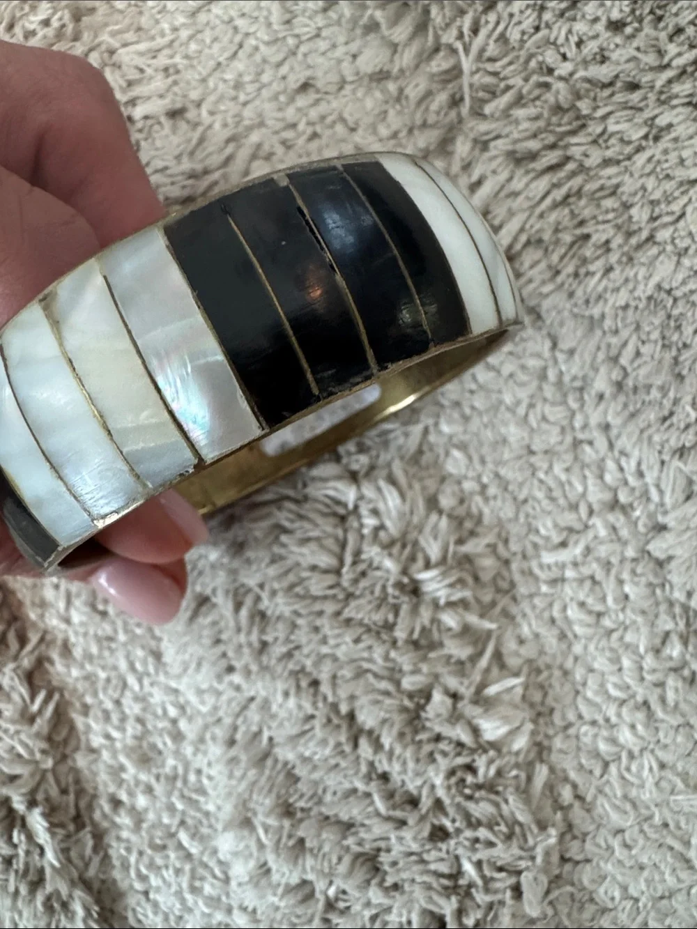 Inlay Black and White Shell Bangle Bracelet Anthropologie